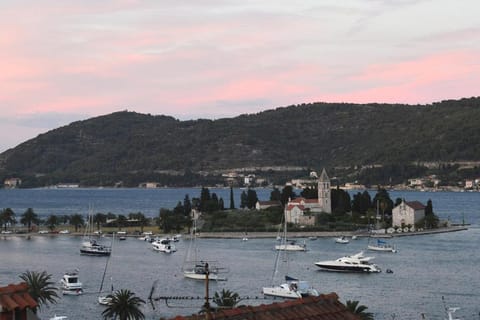 Corner Of Joy Apartment in Vis