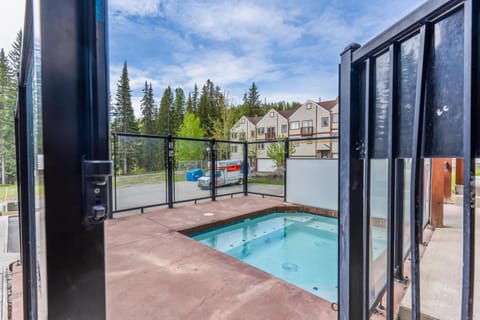 Big Mountain Getaway with Trail-Slope Access Apartment in Whitefish