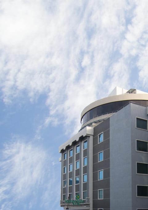 Facade/entrance, Bird's eye view