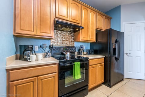 Stunning Top-Floor Condo, next to Clubhouse Apartment in Highlands Reserve