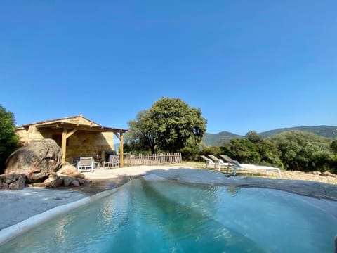 Swimming pool, sunbed