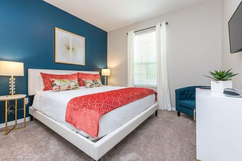 Gorgeous Vista Cay Condo, next to Resort Clubhouse Apartment in Highlands Reserve