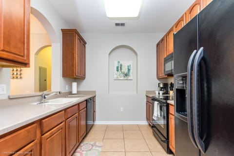 Gorgeous Vista Cay Condo, next to Resort Clubhouse Apartment in Highlands Reserve