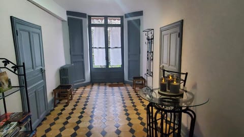 Facade/entrance, Decorative detail