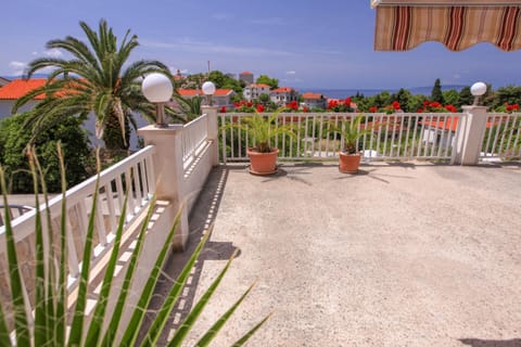 Natural landscape, View (from property/room), Balcony/Terrace