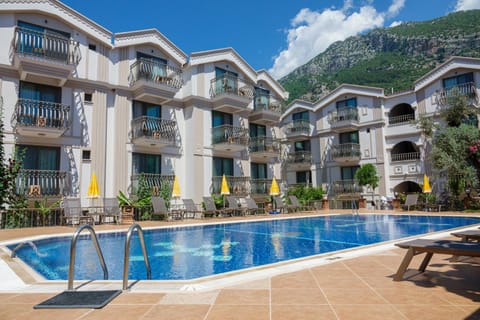 Property building, Swimming pool