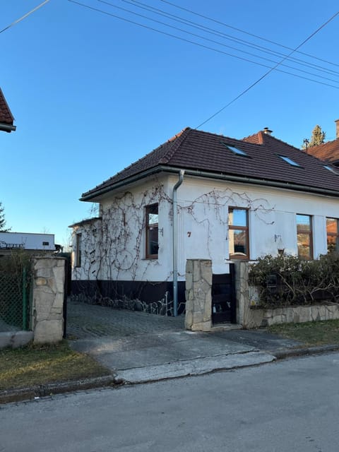 Property building, Location