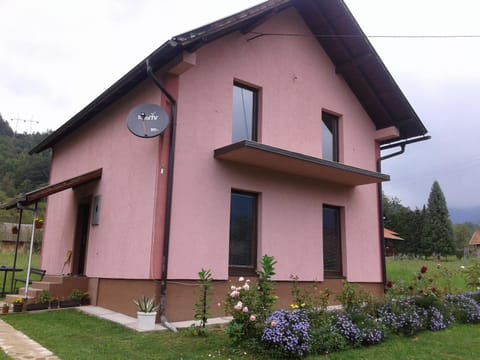 Rooms Violeta Bed and Breakfast in Zlatibor District, Serbia