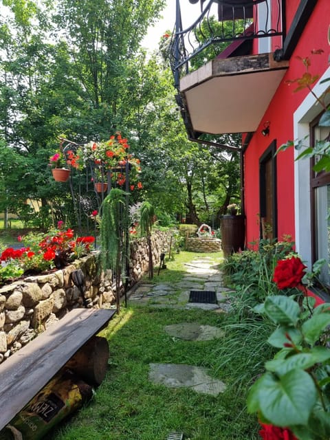 Property building, Spring, Day, Garden, Garden view