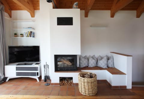 TV and multimedia, Living room, Photo of the whole room, Seating area