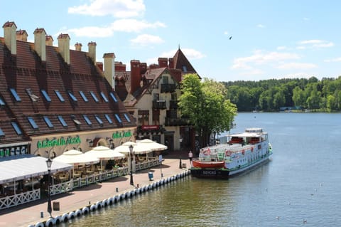 Property building, Restaurant/places to eat