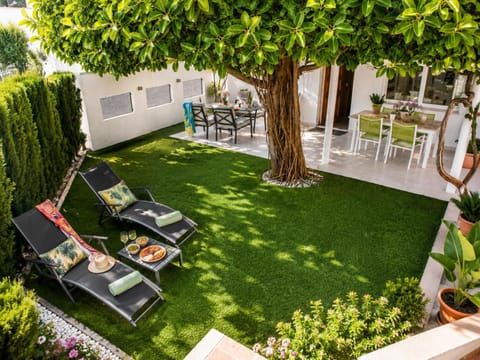 Property building, Spring, Off site, Day, Natural landscape, Winter, Summer, Balcony/Terrace, Autumn, On site, Location, sunbed