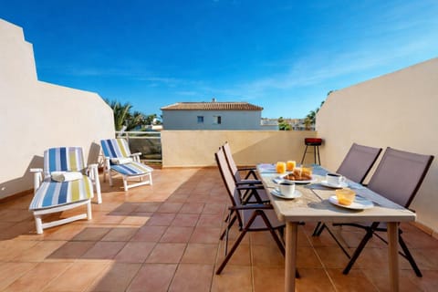 Patio, Day, View (from property/room), Balcony/Terrace, Living room, Seating area, Dining area, sunbed