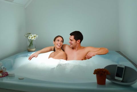 People, Hot Tub, Steam room, Spa and wellness centre/facilities