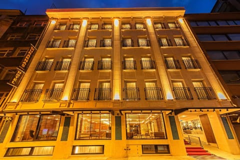 Facade/entrance