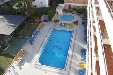 Swimming pool, Swimming pool