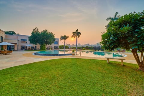 Swimming pool