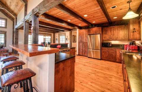 Antler Ridge Lodge House in Big Sky