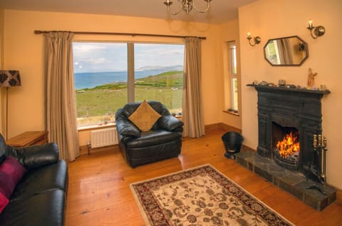 Natural landscape, TV and multimedia, Living room, Sea view, fireplace