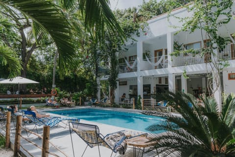 Pool view, Swimming pool, sunbed