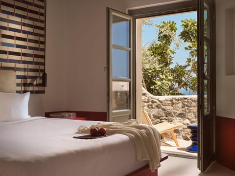 Bed, View (from property/room), Balcony/Terrace, Bedroom, Sea view