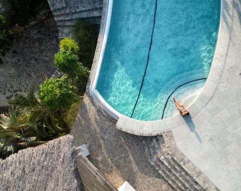 Property building, Day, Pool view, Swimming pool