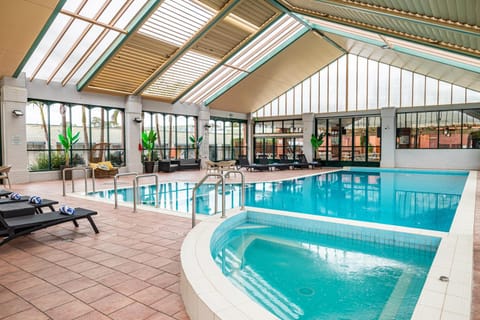 Swimming pool, sunbed