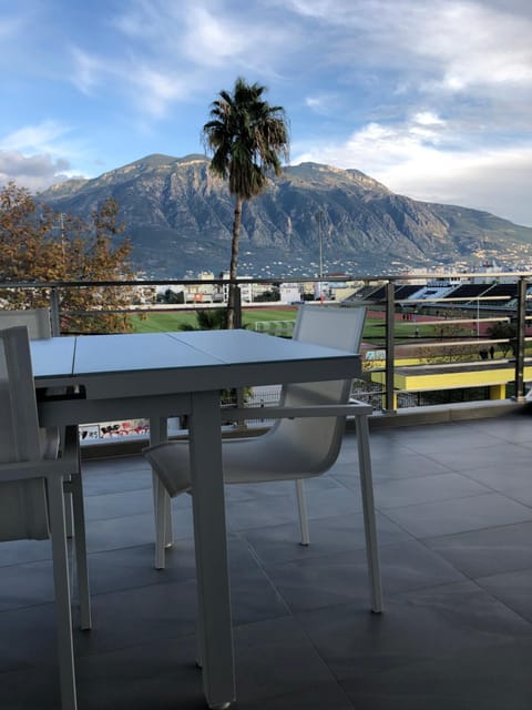 Balcony/Terrace, Mountain view