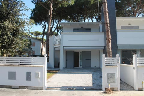 Patio, Facade/entrance, Garden
