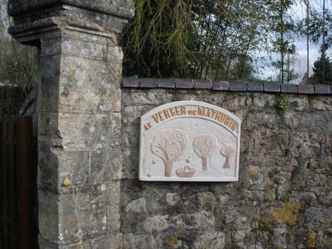 Property logo or sign