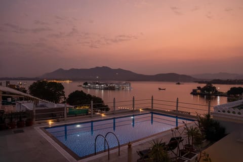 Lake view, Mountain view, Swimming pool, Sunset