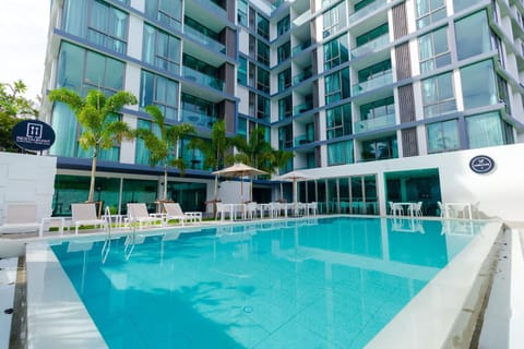 Facade/entrance, Swimming pool, Swimming pool