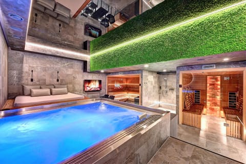 Hot Tub, Sauna, Spa and wellness centre/facilities