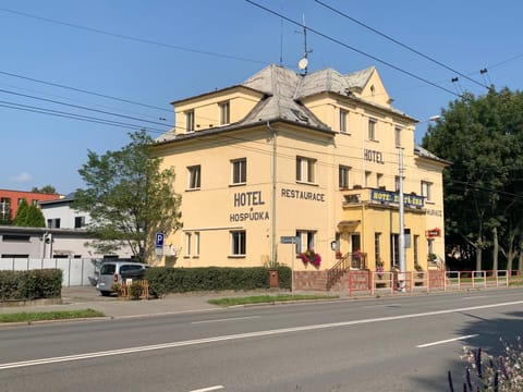 Property building, Neighbourhood, Parking