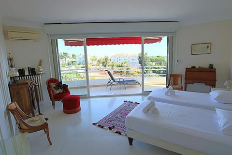 Patio, Photo of the whole room, Bedroom, Garden view, Sea view