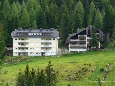 Facade/entrance, Facade/entrance, Area and facilities, Drinks