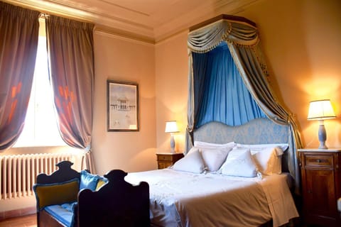 Natural landscape, Photo of the whole room, Bedroom, City view, Garden view, Mountain view, air conditioner