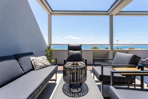 Balcony/Terrace, Seating area, Sea view