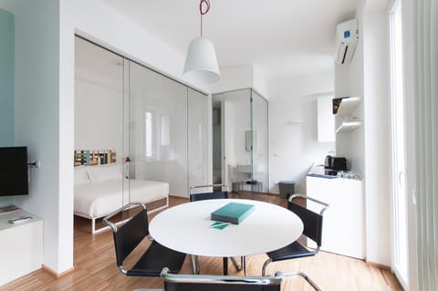 Kitchen or kitchenette, Living room, Dining area