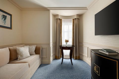 Living room, On site