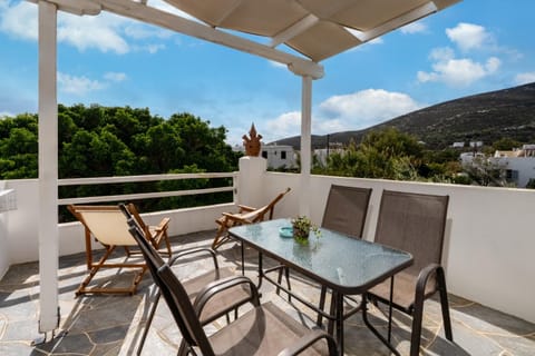 Patio, Natural landscape, View (from property/room), Balcony/Terrace, Seating area, Mountain view