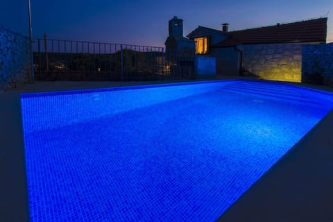 Pool view, Swimming pool, Swimming pool