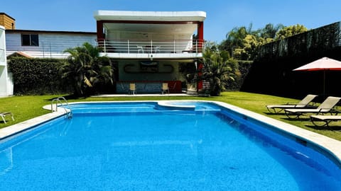 Property building, Garden, Garden view, Pool view, Swimming pool