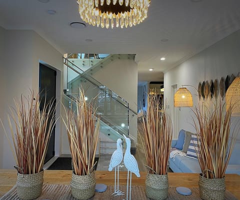 Living room, Decorative detail, Seating area