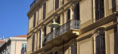 Property building, Day