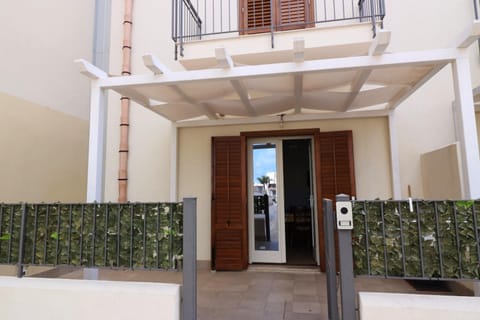 Property building, Balcony/Terrace