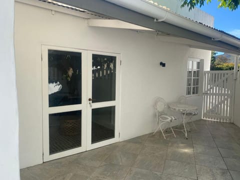 Patio, Facade/entrance