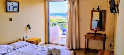 Photo of the whole room, Bedroom, Sea view