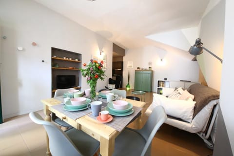 TV and multimedia, Dining area