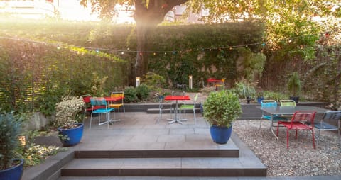 Property building, Patio, Garden, Balcony/Terrace